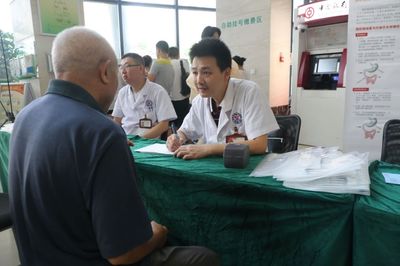 动态丨我区举行肥胖与糖尿病大型义诊活动 营养健康咨询服务